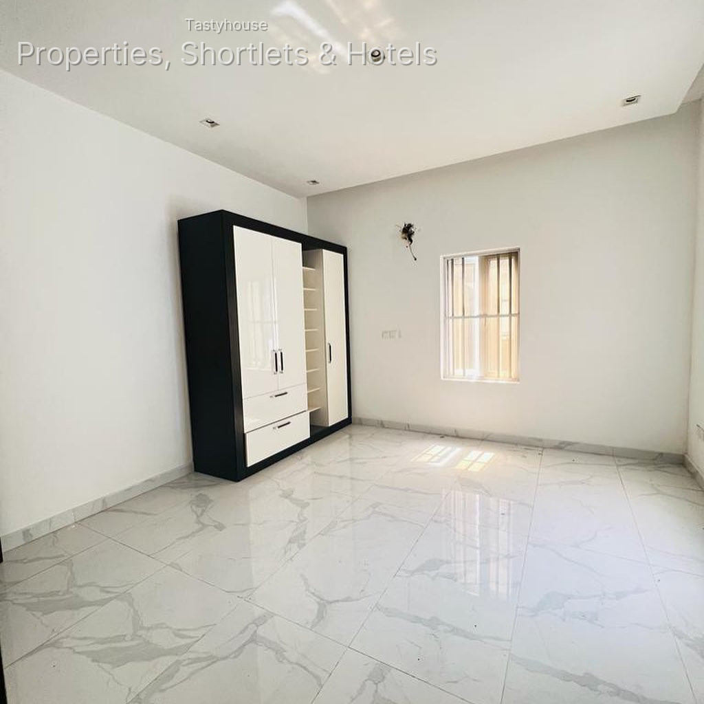 4 – bedroom semi detached house with a bq