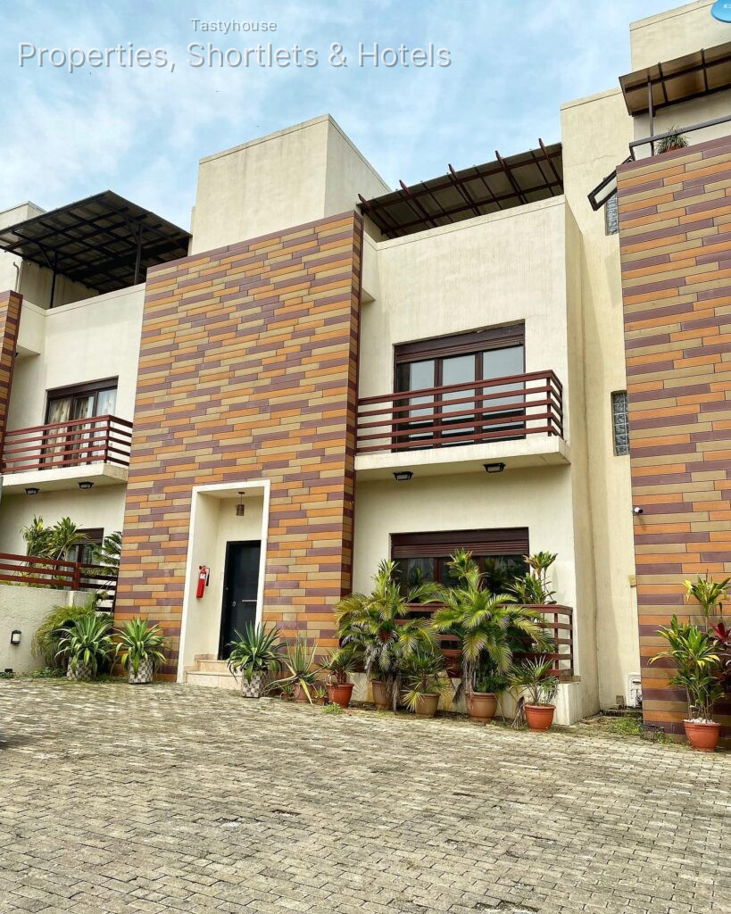 4 – bedroom semi detached within ahilly terrain