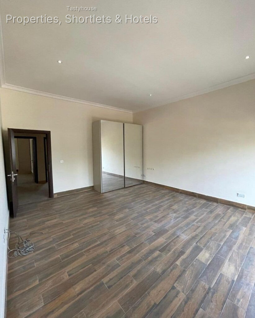 4 – bedroom semi detached within ahilly terrain