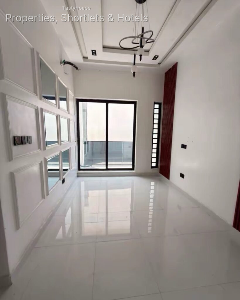 tastefully finished 2 bedroom flat, with all rooms