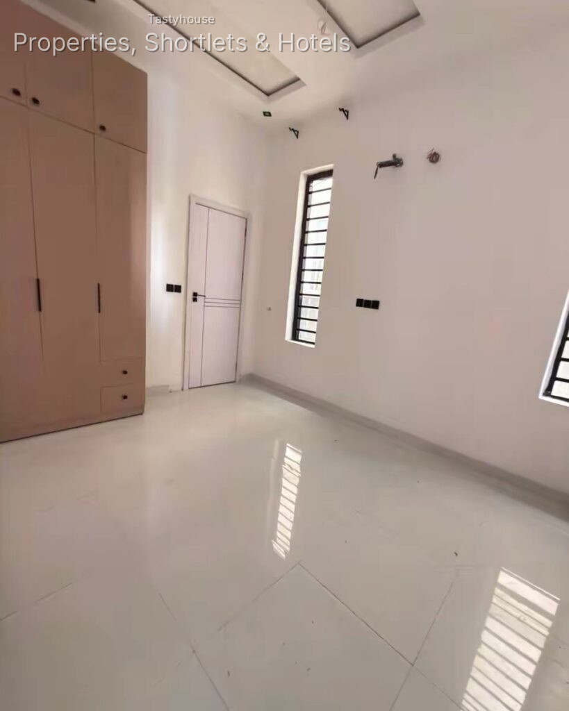 tastefully finished 2 bedroom flat, with all rooms