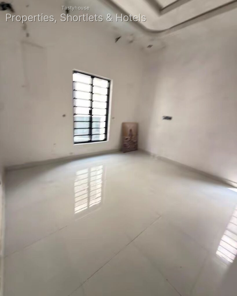 tastefully finished 2 bedroom flat, with all rooms