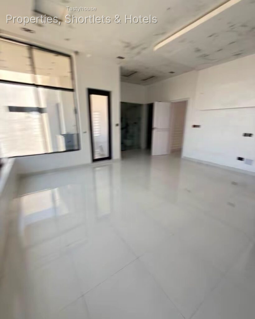 tastefully finished 2 bedroom flat, with all rooms