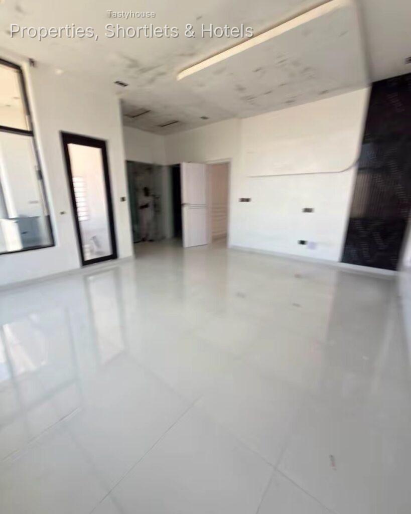 tastefully finished 2 bedroom flat, with all rooms