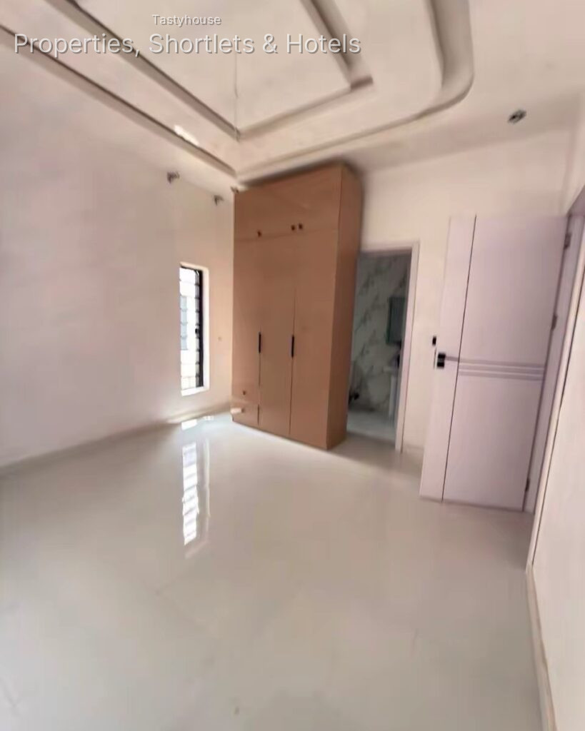 tastefully finished 2 bedroom flat, with all rooms