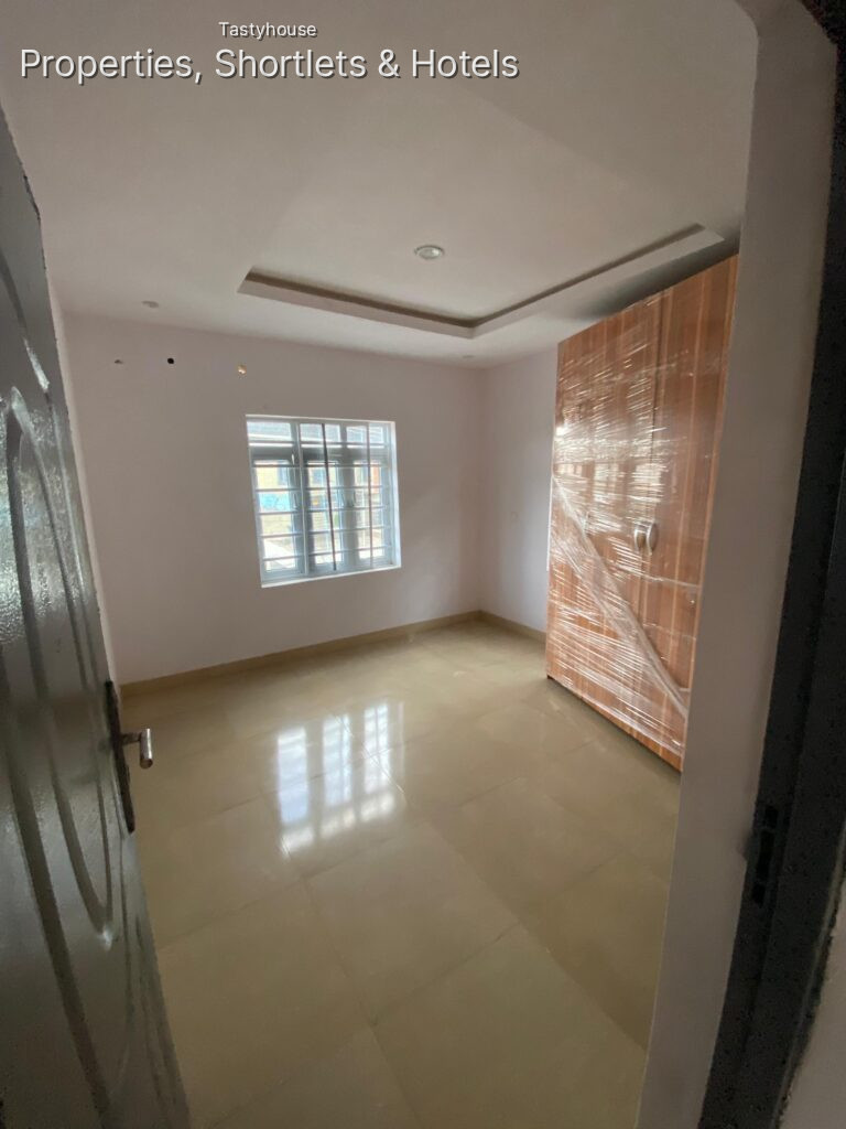 Lovely Room & Parlour Self-Contain Mini Flat in Ajah