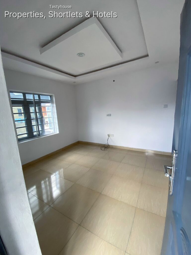 Lovely Room & Parlour Self-Contain Mini Flat in Ajah