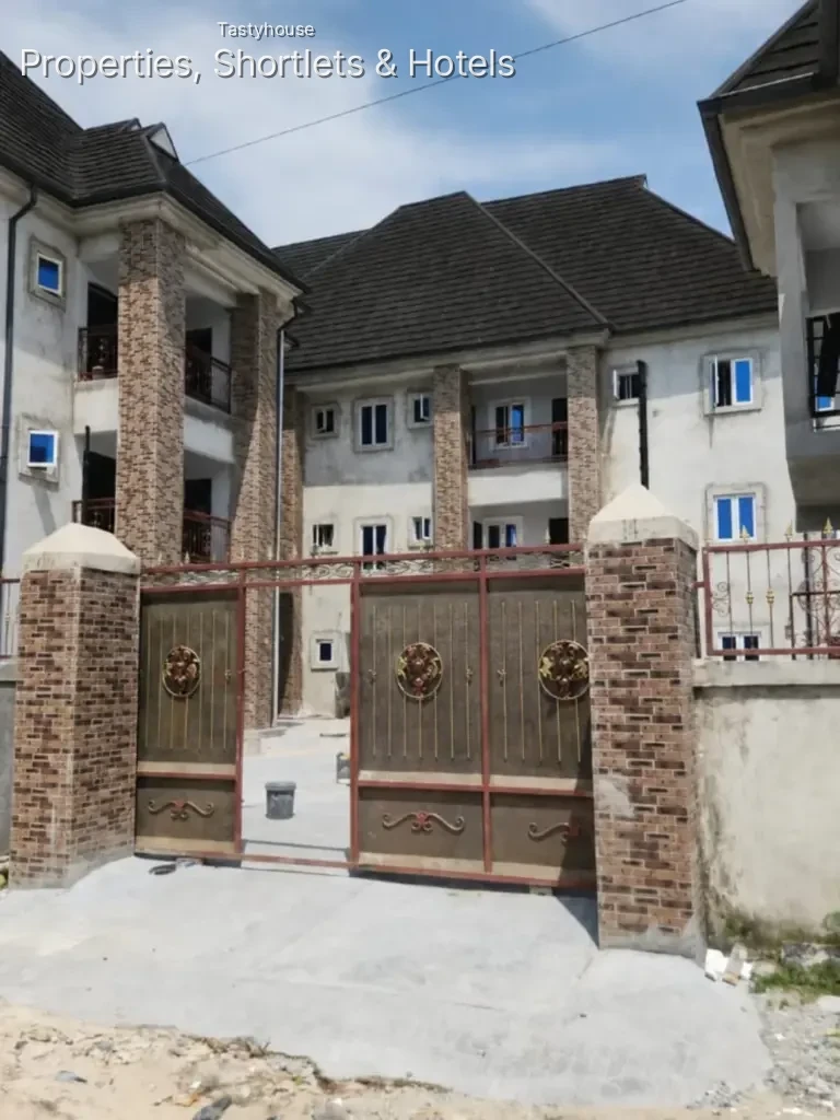 2 BEDROOM FLAT/3 UNITS 3 BEDROOM FLAT