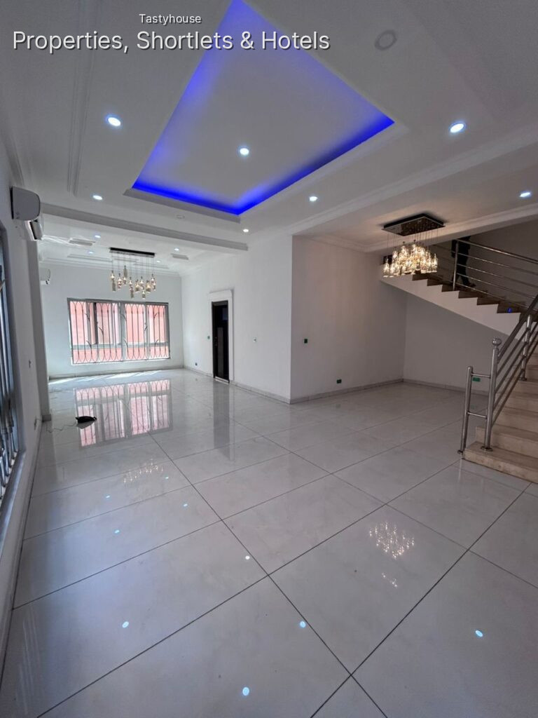 5 Bedroom semi detached with 1bg