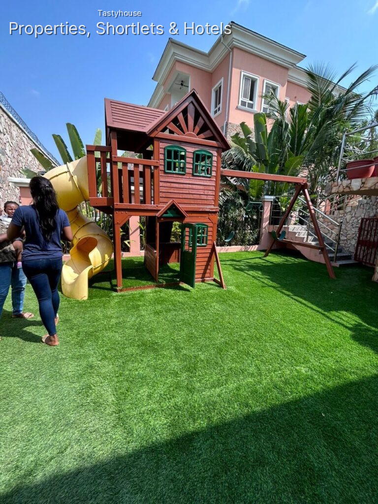 5 Bedroom semi detached with 1bg