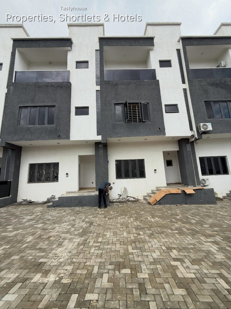 4 – Bedroom Terrace Duplex1 Room Bq