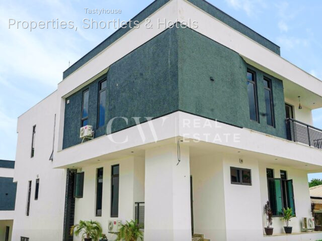 5 Bedroom Detached Duplex