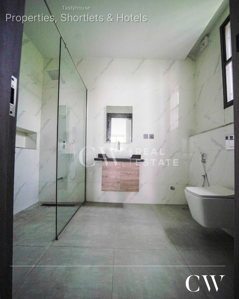 5 Bedroom Detached Duplex