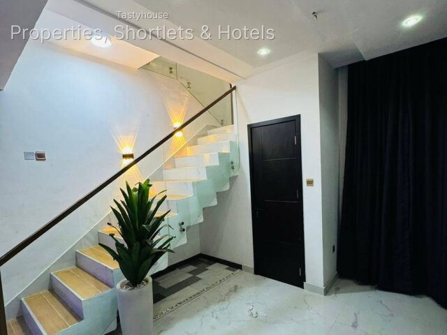 FINISHED NEWLY BUILT LUXURIOUS 4 BEDR0OM FULLY DETACHED DUPLEX