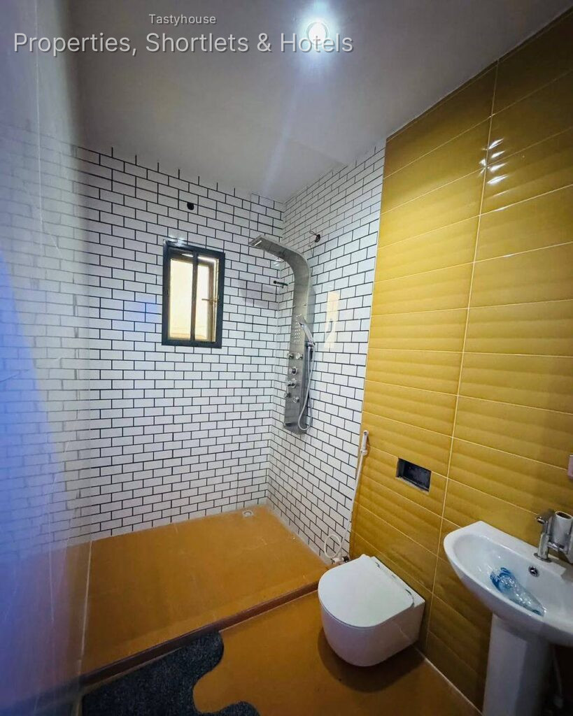 FINISHED NEWLY BUILT LUXURIOUS 4 BEDR0OM FULLY DETACHED DUPLEX