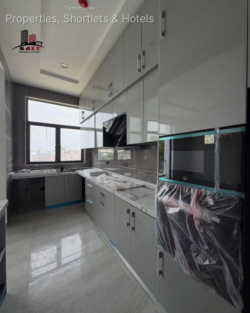 NEWLY BUILT & FULLYSERVICED 2 BEDROOM APARTMENT