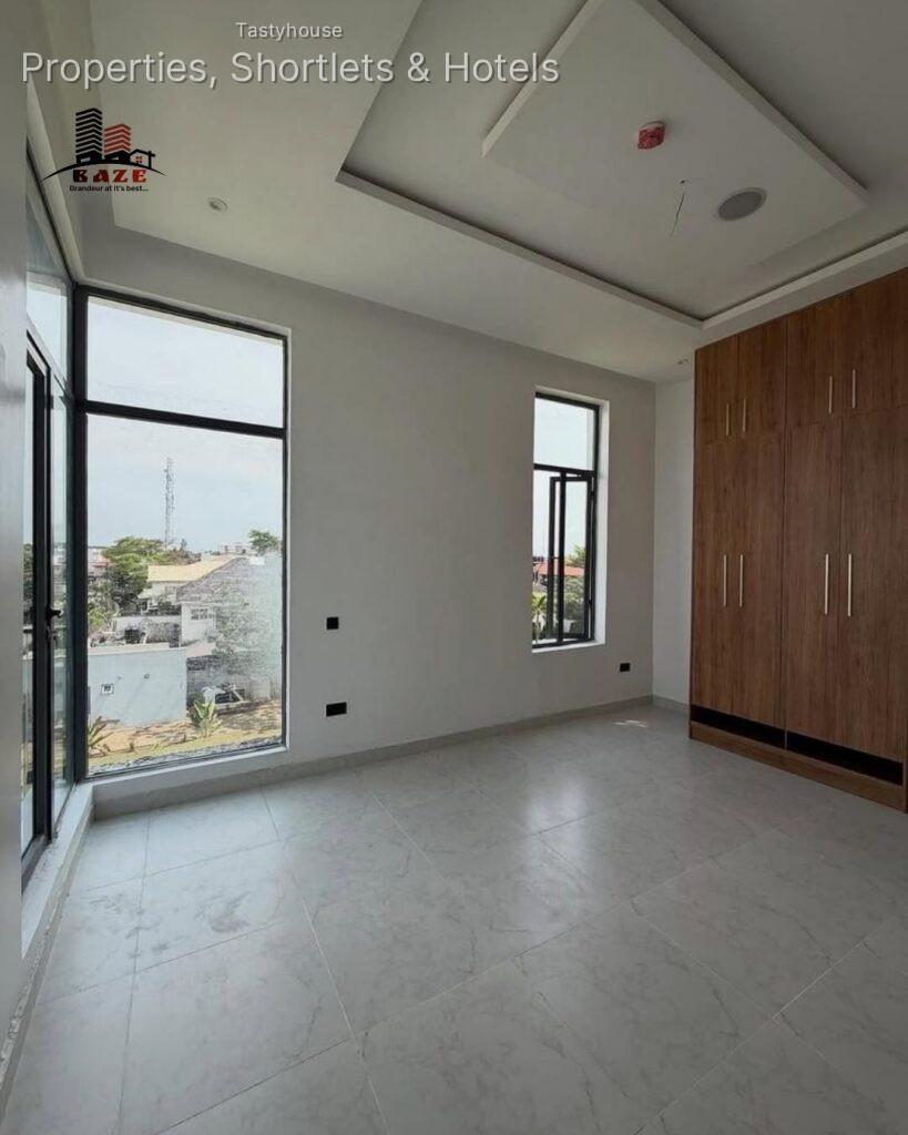 NEWLY BUILT & FULLYSERVICED 2 BEDROOM APARTMENT