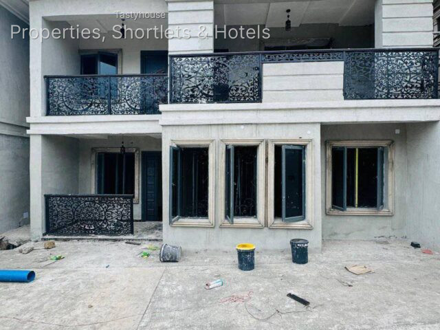 4-Bedroom Detached Duplex (Self Compound)