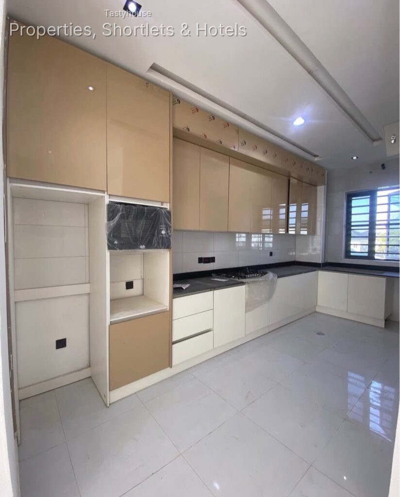 A nice & spacious 1-bedroom Apartment