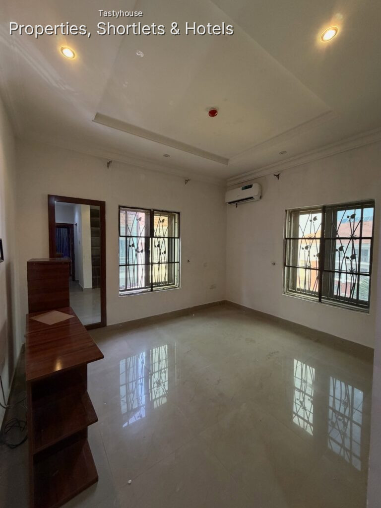 2 Bedroom Flat