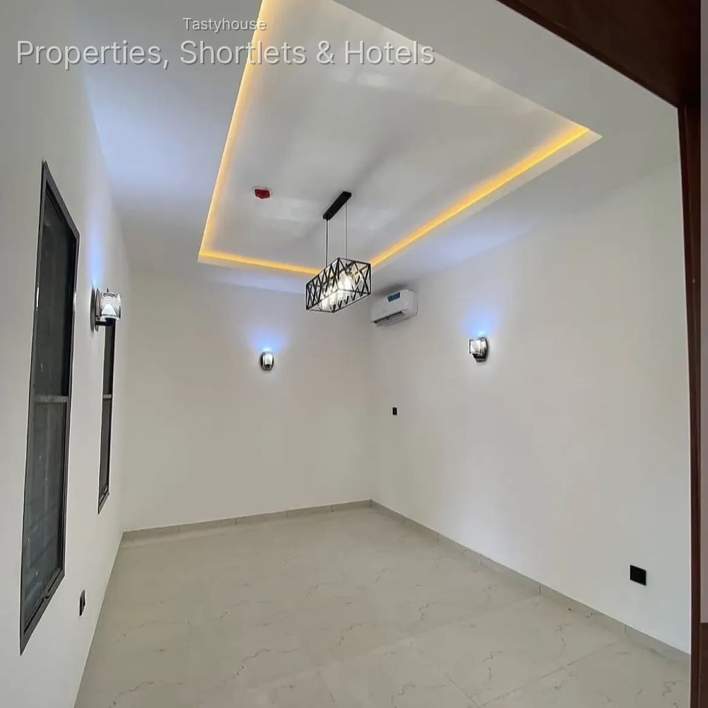 Luxurious 4 bedroom duplex