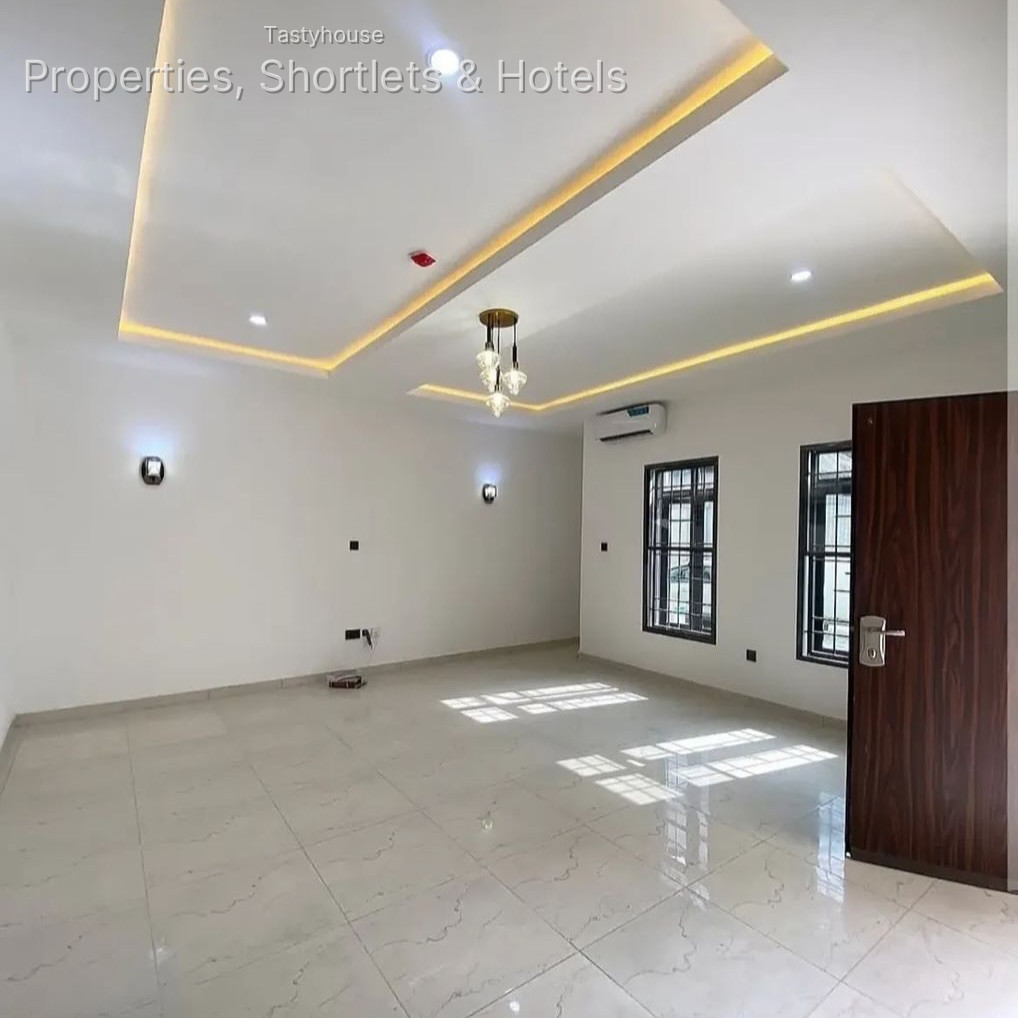 Luxurious 4 bedroom duplex