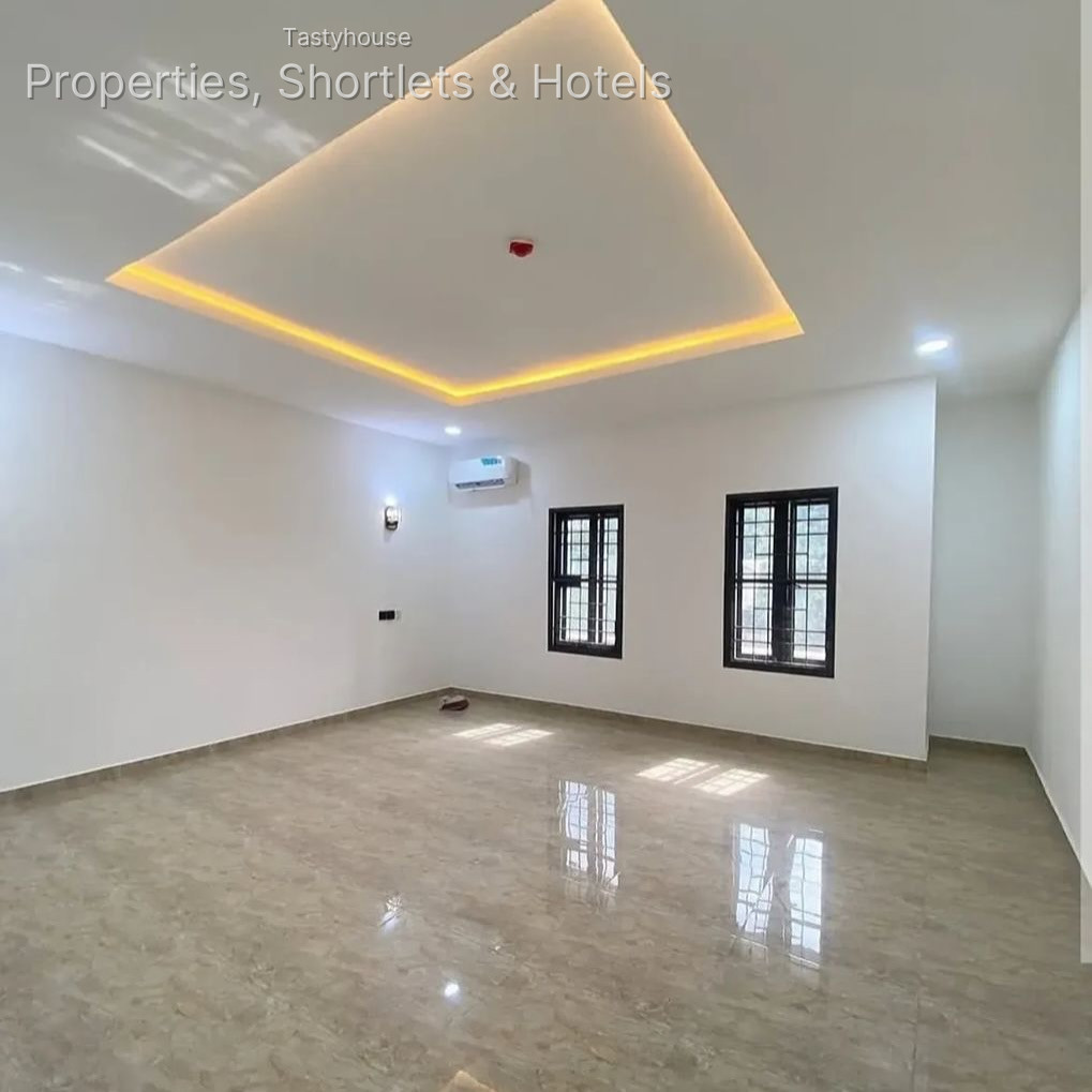 Luxurious 4 bedroom duplex
