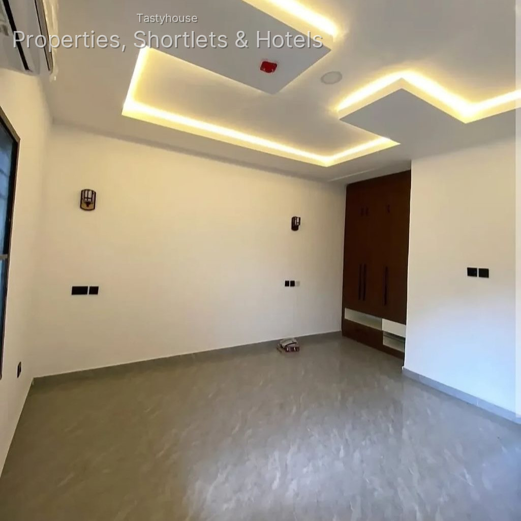 Luxurious 4 bedroom duplex