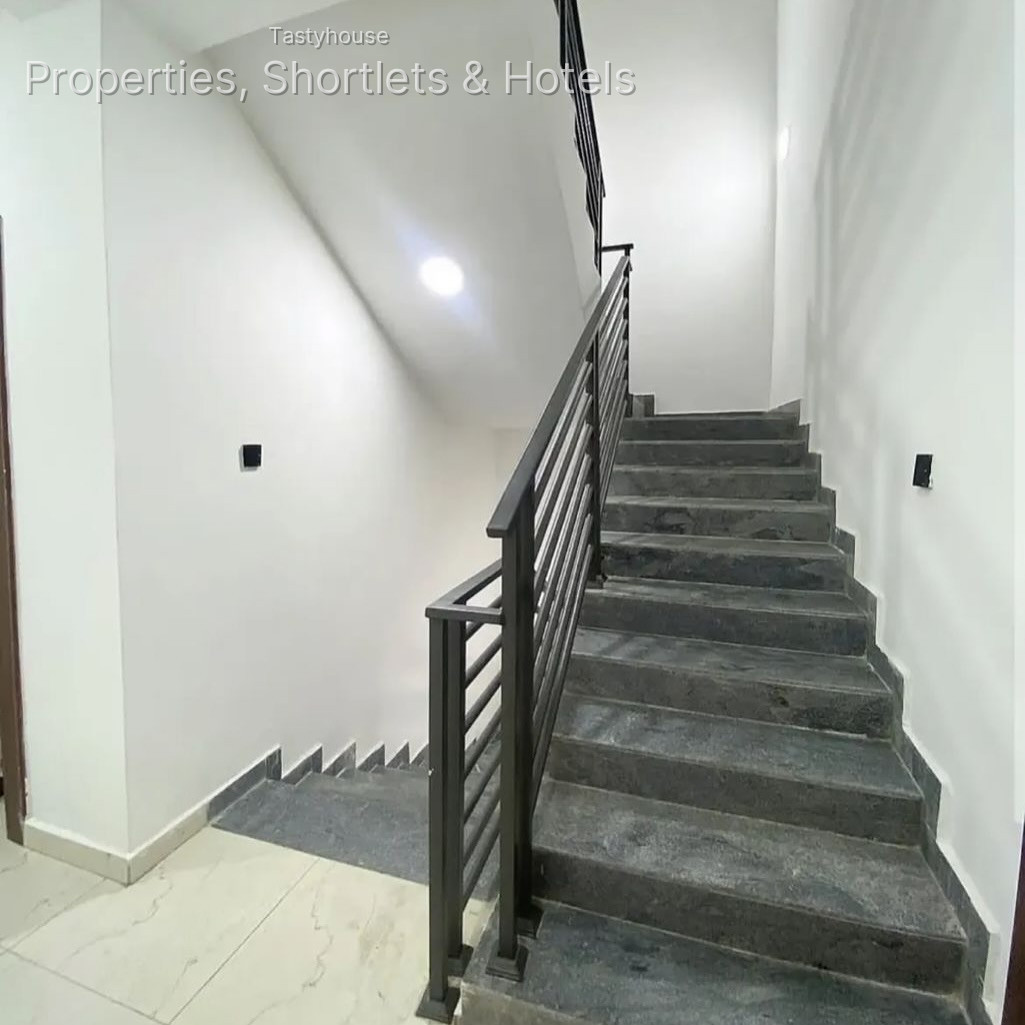 Luxurious 4 bedroom duplex