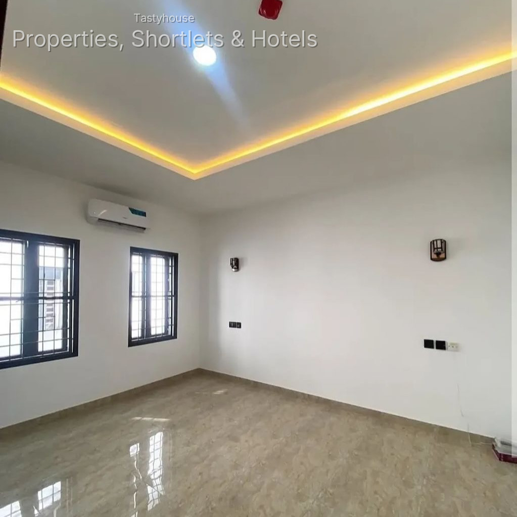 Luxurious 4 bedroom duplex