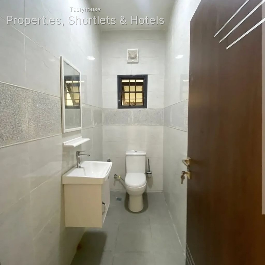 Luxurious 4 bedroom duplex
