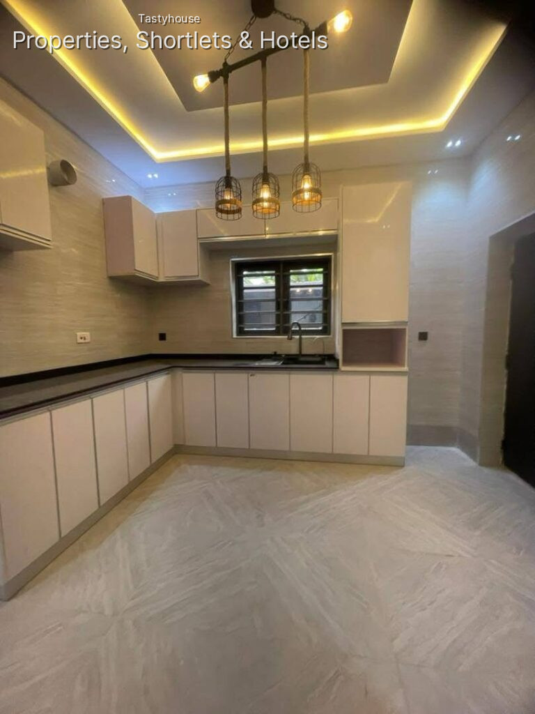 2 and 3 Bedrooms Duplex with federal light