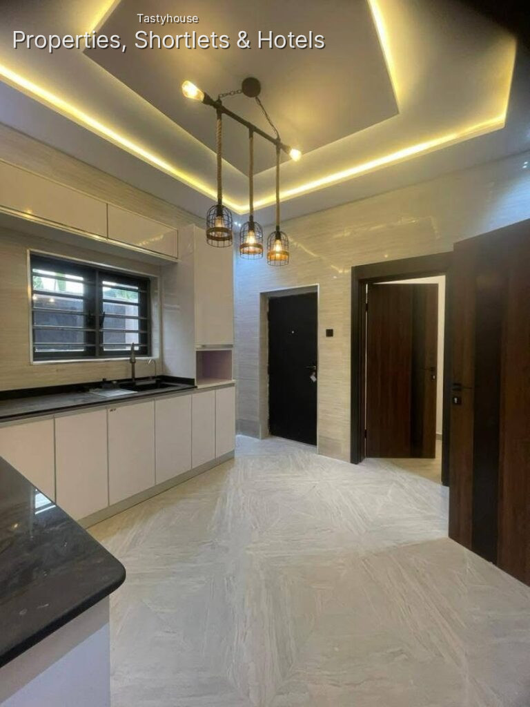 2 and 3 Bedrooms Duplex with federal light