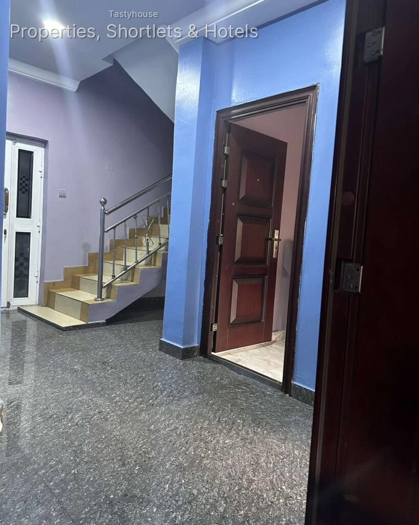 6 Bedroom Duplex with Two Sitting Rooms, Office, Gym, Air Conditioners