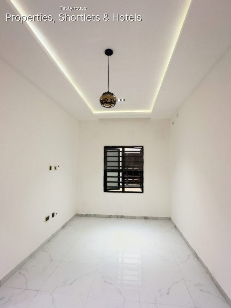 4 -BEDROOM DUPLEX WITH BỌ