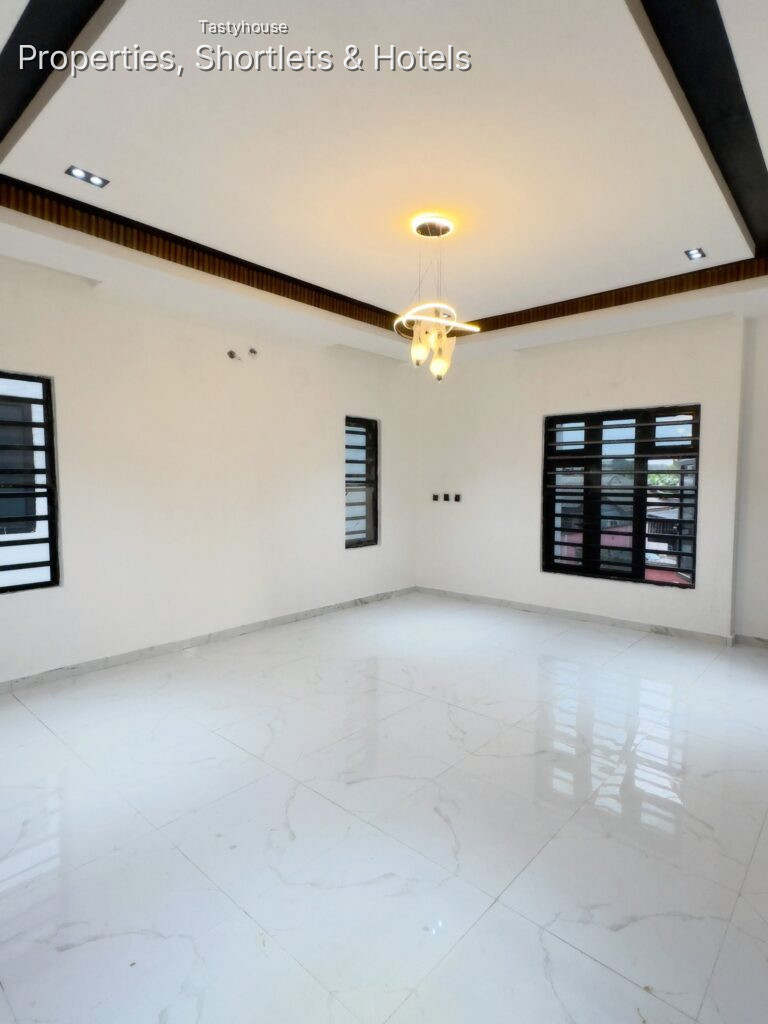 4 -BEDROOM DUPLEX WITH BỌ