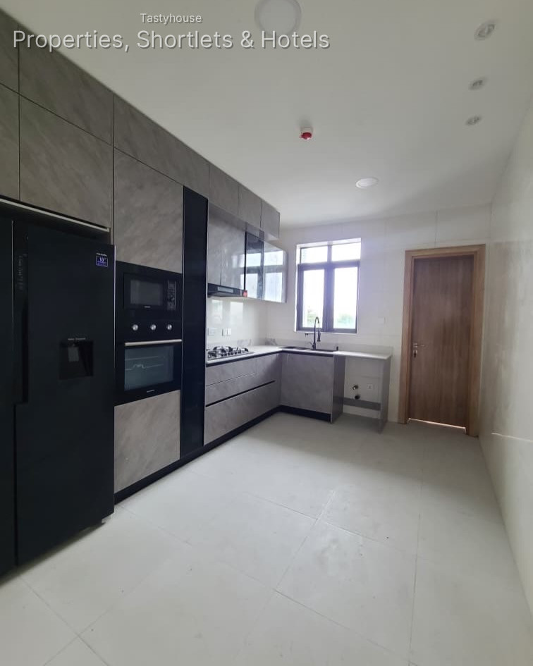 4-BEDROOM TERRACE WITH BỌ