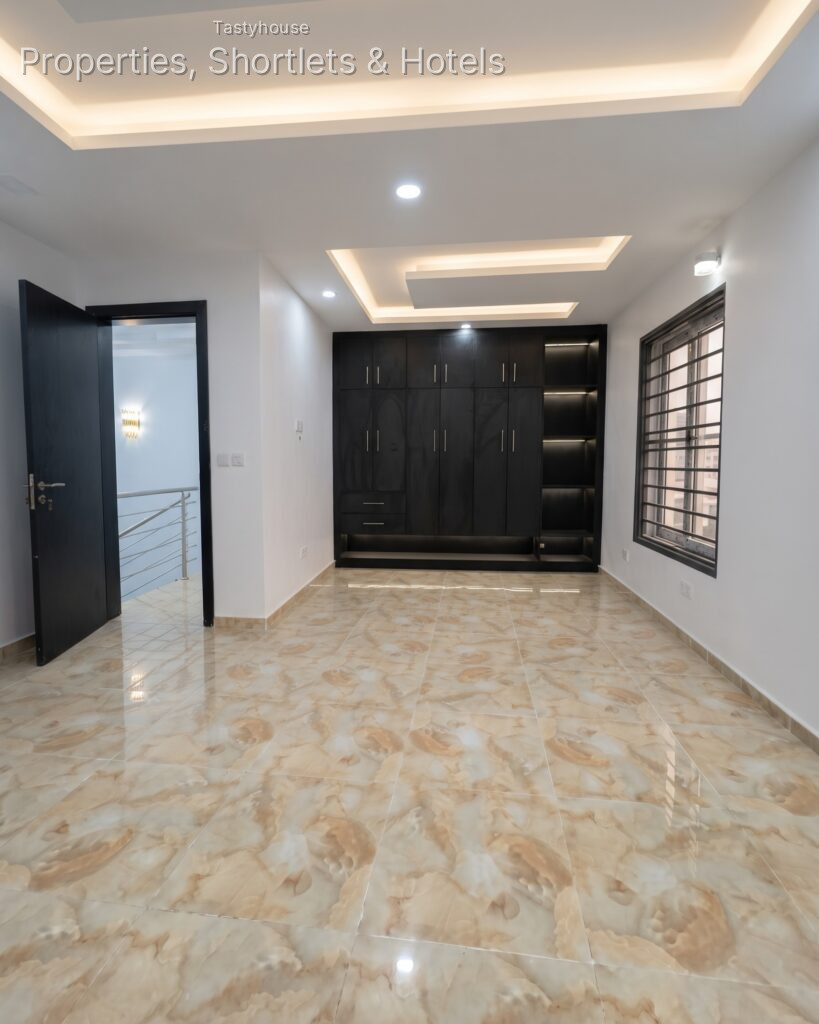 4-bedroom terrace duplexwith BỌ