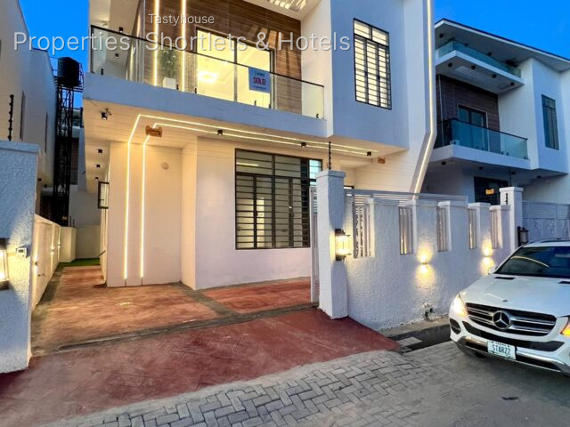 4 – bedroom semi detached with bq