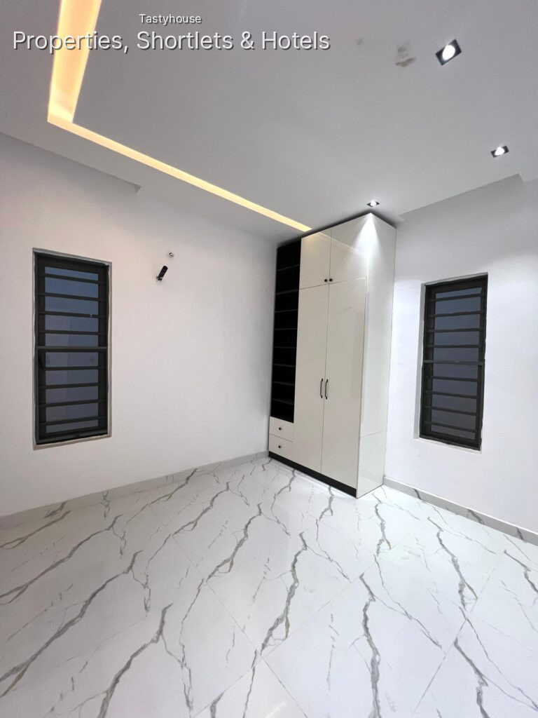 4 – bedroom semi detached with bq