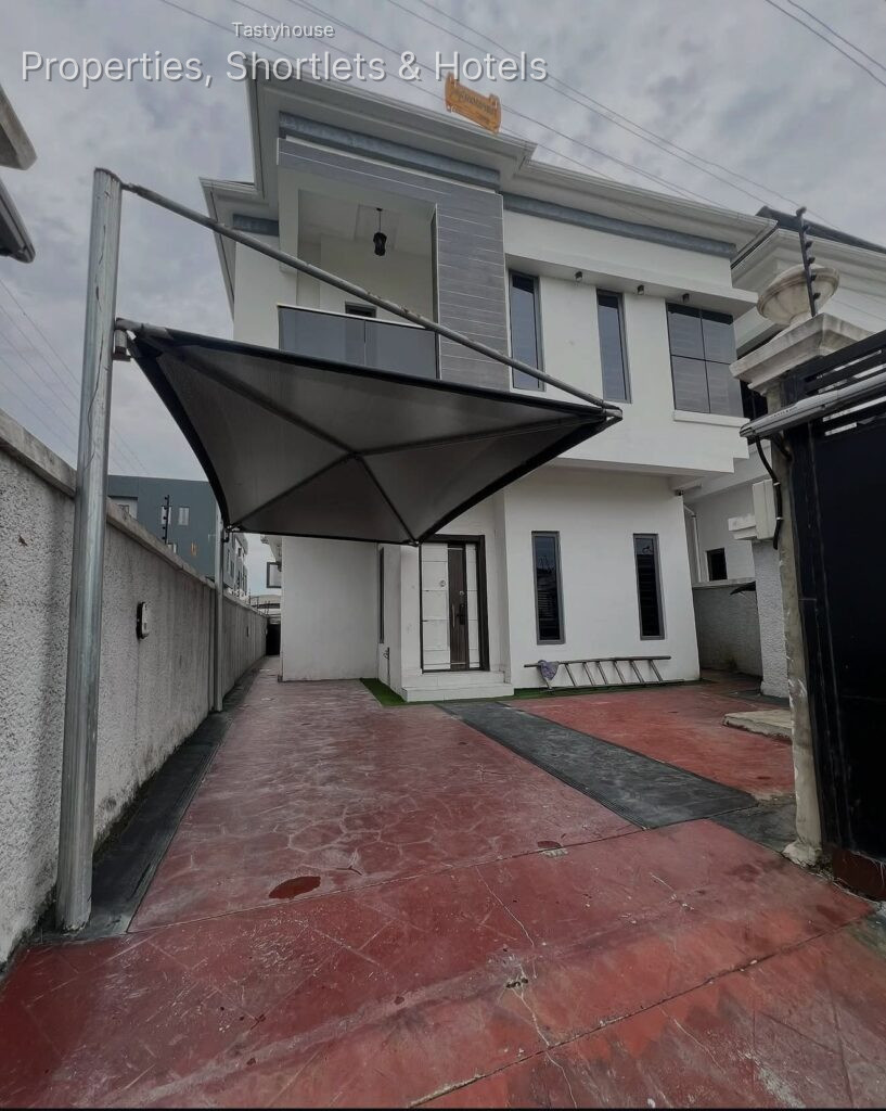 4 – BEDROOM DETACHED DUPLEX