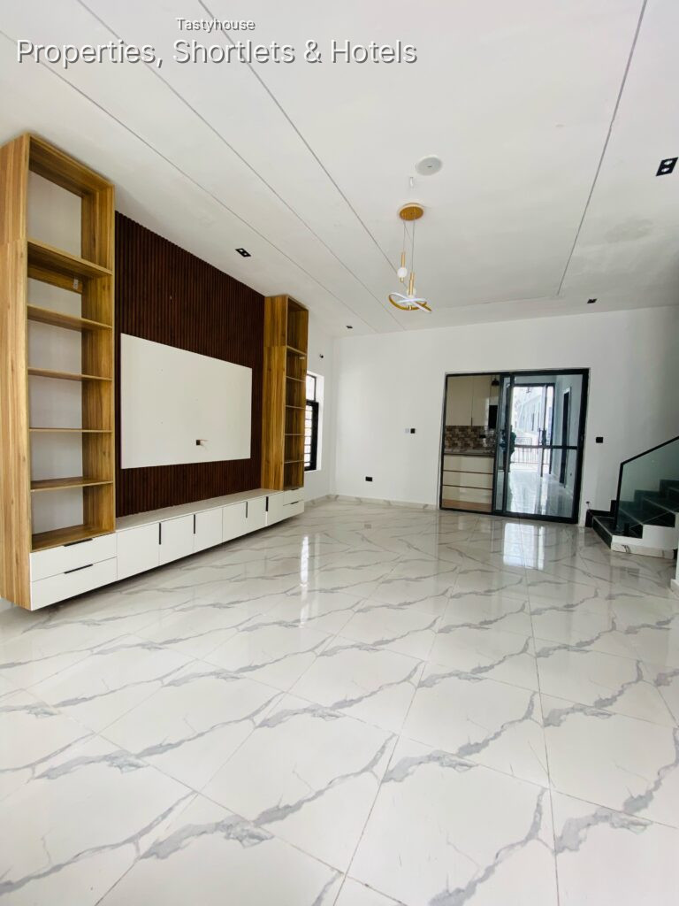 4 Bedroom Fully Detached Duplex