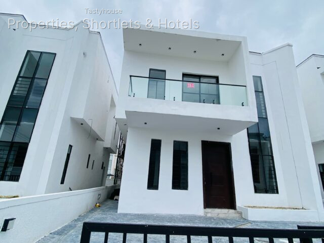 4 Bedroom Fully Detached Duplex