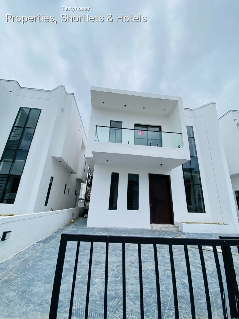 4 Bedroom Fully Detached Duplex