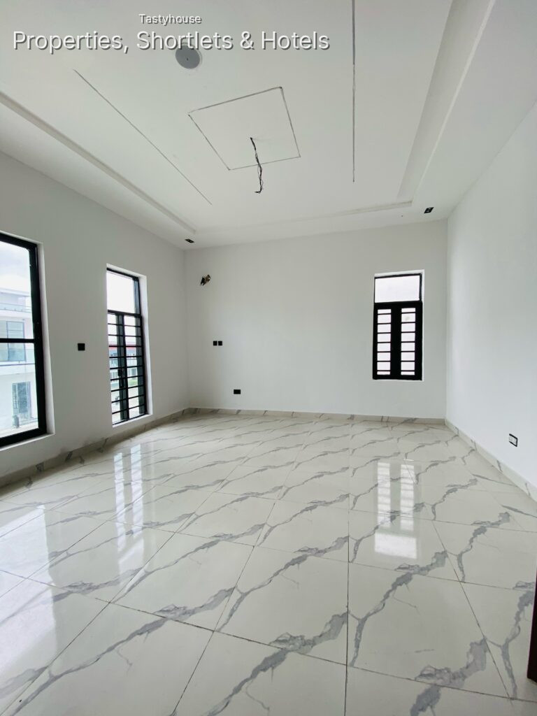 4 Bedroom Fully Detached Duplex