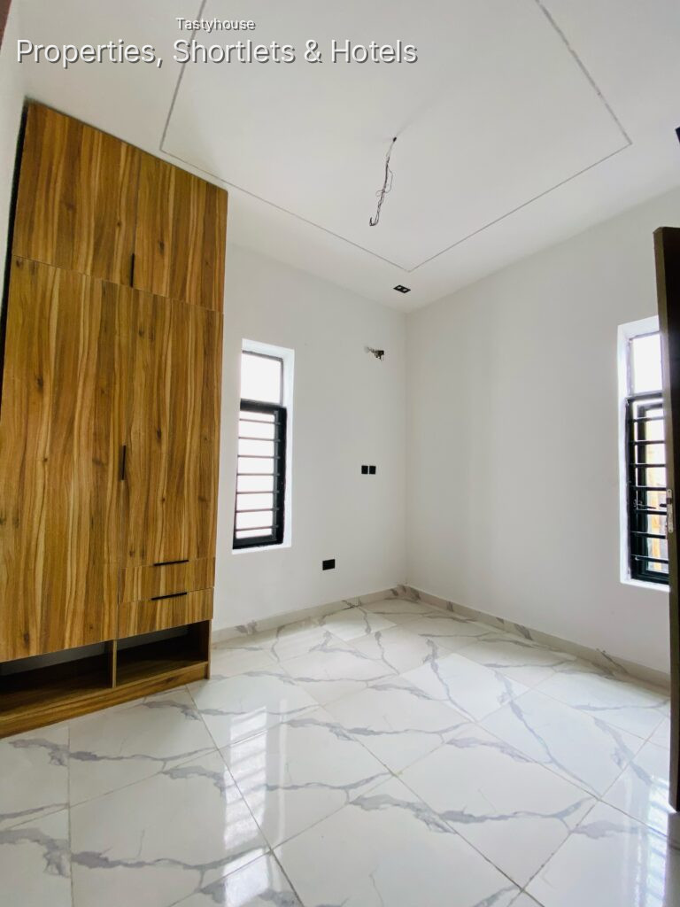 4 Bedroom Fully Detached Duplex