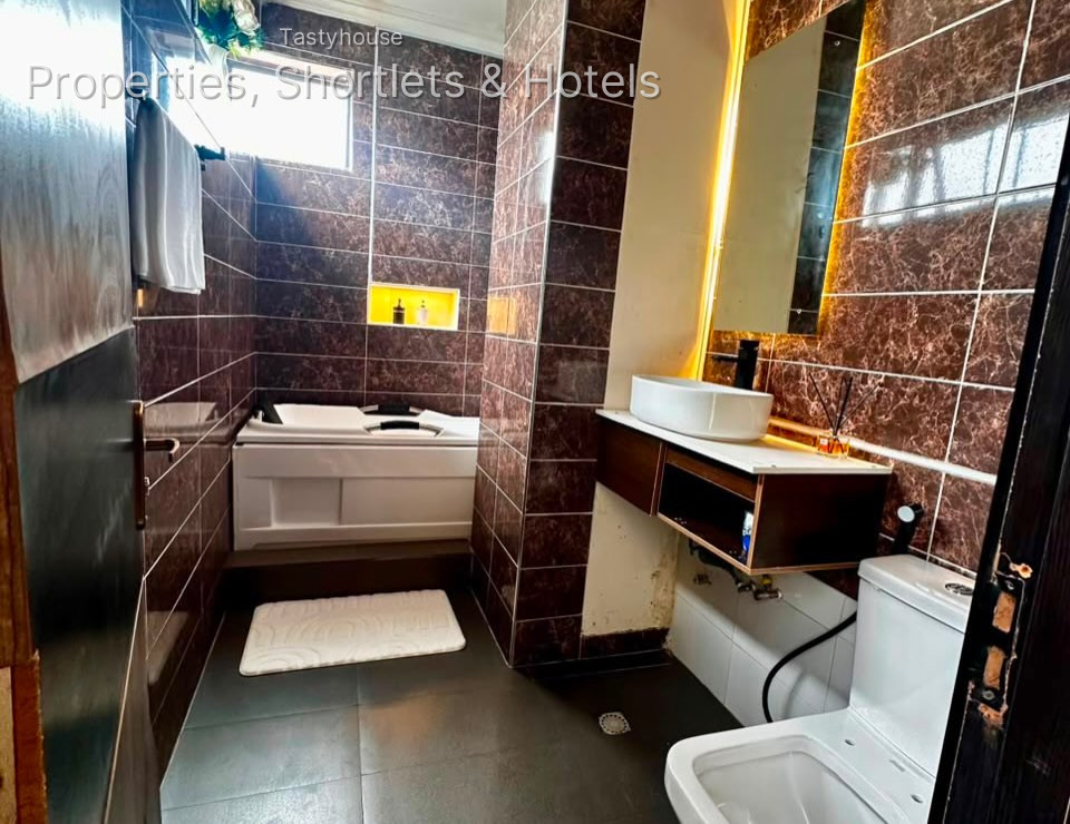 LUXURY FULLY FURNISHED 3-BEDROOM APARTMENT