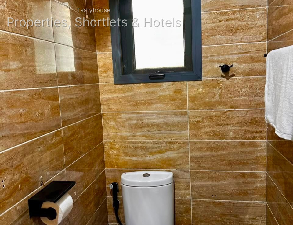 LUXURY FULLY FURNISHED 3-BEDROOM APARTMENT