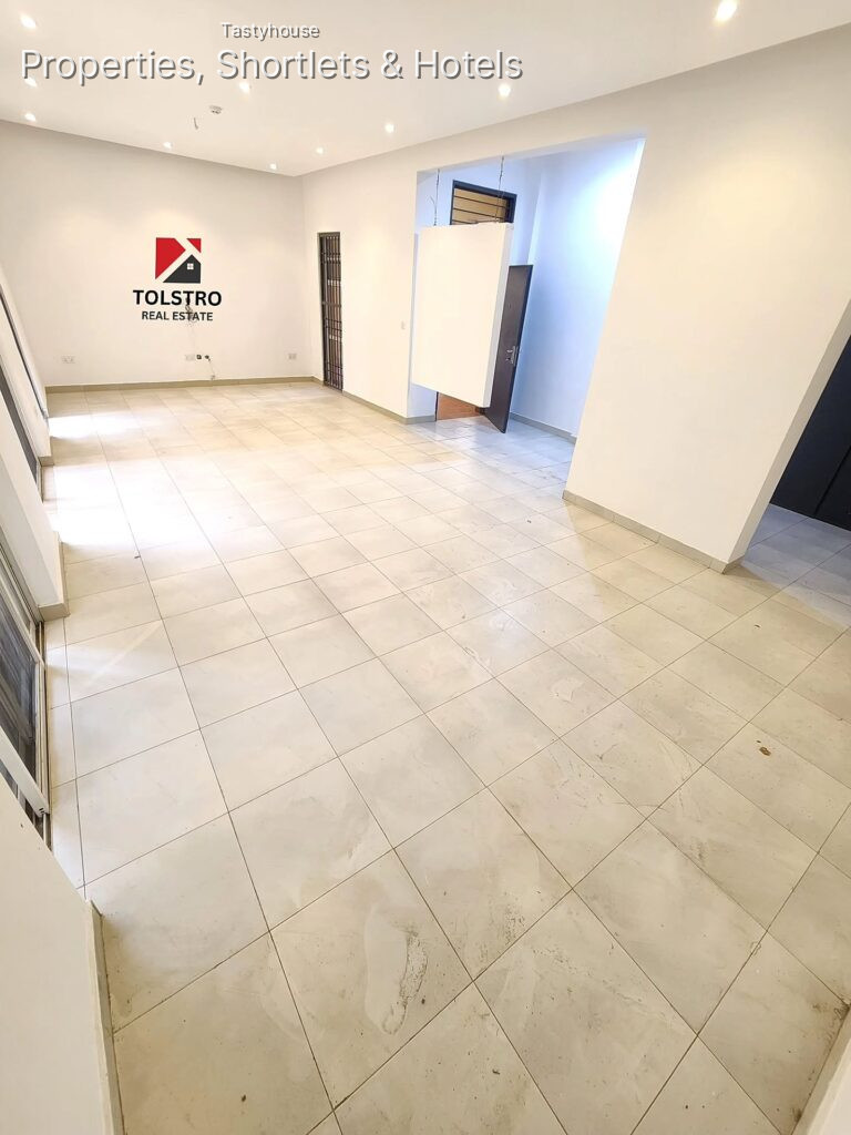 3 – bedroom ensuite service maisonette with bq
