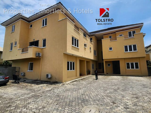 3 – bedroom ensuite service maisonette with bq